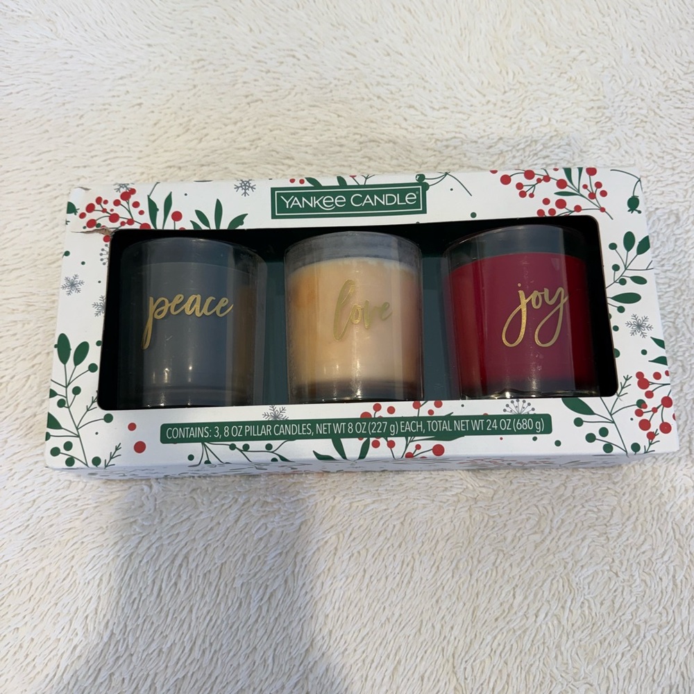 Yankee Candle Festive Trio - Green, Gold, Red